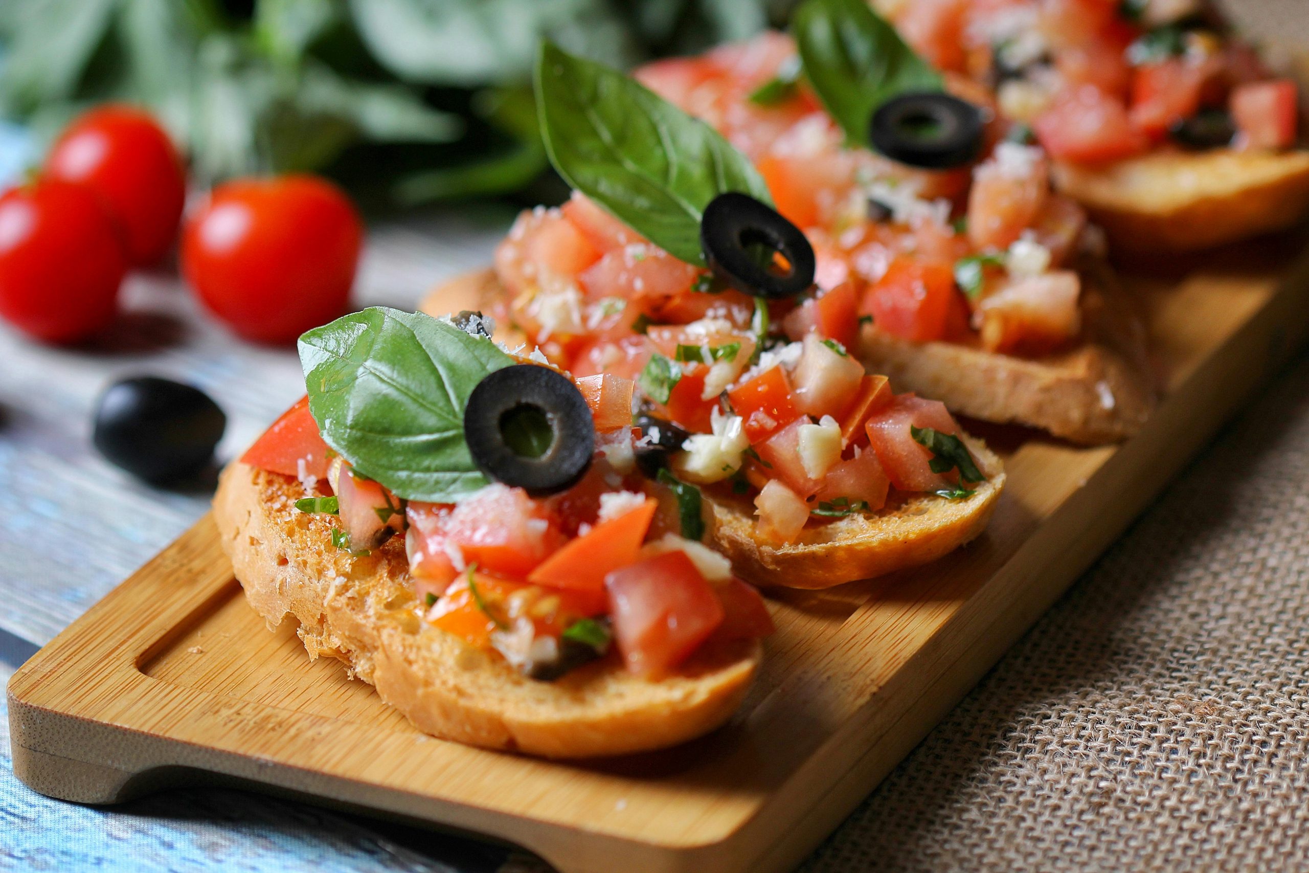 Bruschetta with Tomato & Basil - 3 Pieces